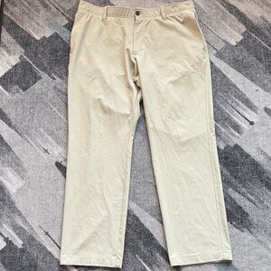 Under Armour Men's Size 38x30 Stretch Beige Joggers